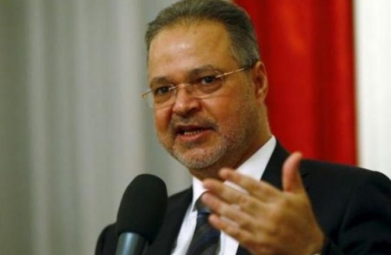 الحوثيون يقتحمون منزل وزير الخارجية اليمني.. والأخير يرد الحوثيون يقتحمون منزل وزير الخارجية اليمني.. والأخير يرد