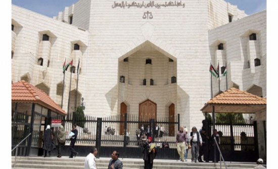 المدعي العام يوقف المذيع الحديثات ويستمع لـ الحواتمة والرقاد المدعي العام يوقف المذيع الحديثات ويستمع لـ الحواتمة والرقاد
