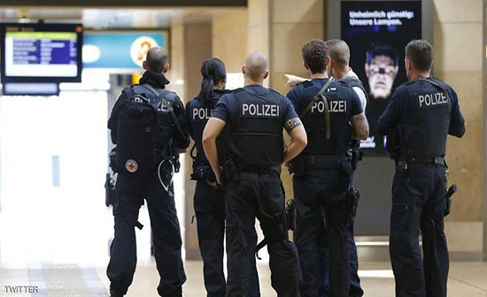 بعد "تهديد قنبلة".. الشرطة الألمانية تخلي محطة قطار
