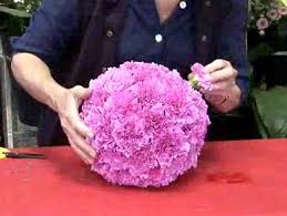 اختتام فعاليات دورة تدريبية في تنسيق الزهور بإربد