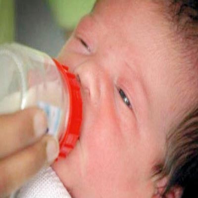 الانتباه إلى وضعية رأس طفلك عند الرضاعة.. ضروري الانتباه إلى وضعية رأس طفلك عند الرضاعة.. ضروري