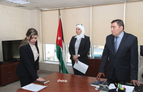قضاة جدد يؤدون اليمين القانونية قضاة جدد يؤدون اليمين القانونية