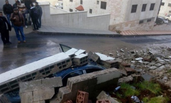 بالصور : انهيار سور في الجاردنز بالصور : انهيار سور في الجاردنز