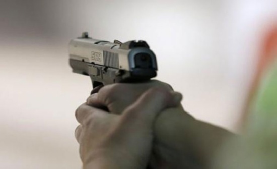 الزرقاء : وفاة شخص متأثرا بجراحه جراء تلقيه طلقة نارية الزرقاء : وفاة شخص متأثرا بجراحه جراء تلقيه طلقة نارية