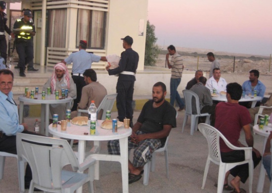 الدوريات الخارجية: موائد الرحمن لخدمة المواطن على الطرق الخارجية