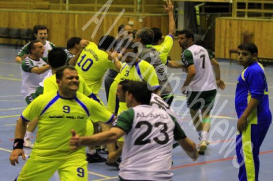 اتحاد اليد يوقف 6 لاعبين بسبب المشاجرة التي وقعت بين لاعبي الاهلي والحسين اتحاد اليد يوقف 6 لاعبين بسبب المشاجرة التي وقعت بين لاعبي الاهلي والحسين