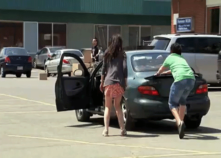 السيارة الغريبة