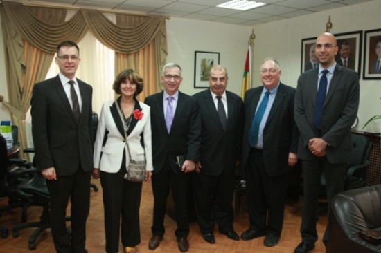 "الأردنية" تبحث التعاون في مجالات الصحة المتخصصة بالأمراض المعدية والمطاعيم