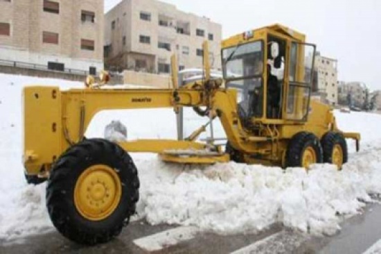 150 آلية واكثر من 1500 عامل من " البلديات " شاركوا في فتح الطرق