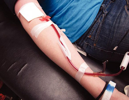 الجمارك تنظم حملة للتبرع بالدم