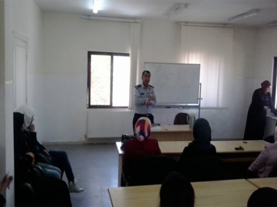 دورة سلامه عامة وإسعافات أولية في حديقة أسماء بنت أبي بكر