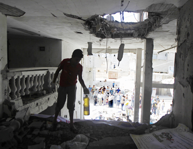 غارات إسرائيلية تستهدف 35 منزلا في غزة بينهم منازل لقيادات بحماس