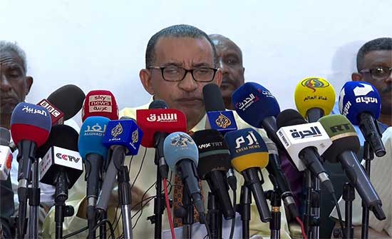 السودان.. قوى التغيير ترفض قرارات البرهان وتصفها بالمناورة وتدعو لمواصلة الاحتجاجات السودان.. قوى التغيير ترفض قرارات البرهان وتصفها بالمناورة وتدعو لمواصلة الاحتجاجات