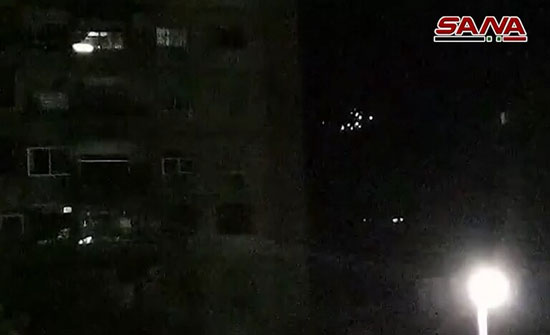 نشطاء: الغارة الإسرائيلية على سوريا استهدفت مستودعات أسلحة إيرانية