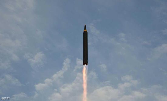 واشنطن: إيران تزود الحوثيين بالصواريخ الباليستية