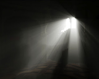 شاهد..لقطات تحبس الأنفاس لأشخاص يمشون على الطريق في الظلام