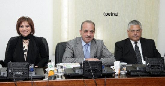 وزارة المالية تطلق النافذة الواحدة لتطوير أعمال ضريبة الأبنية والأراضي وزارة المالية تطلق النافذة الواحدة لتطوير أعمال ضريبة الأبنية والأراضي