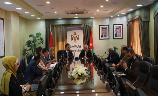 وزيرا العمل والزراعة يبحثان مع الرواشده مشاكل القطاع الزراعي