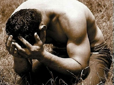 أمريكية تغتصب جارها بالقوة بعد اقتحام منزله