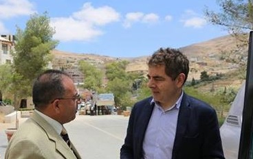 بالصور : " مستر بين " يزور البترا بالصور : " مستر بين " يزور البترا