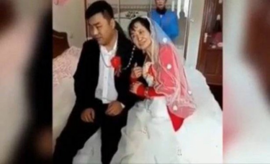 بالفيديو: هل هذا أتعس عريس في العالم؟