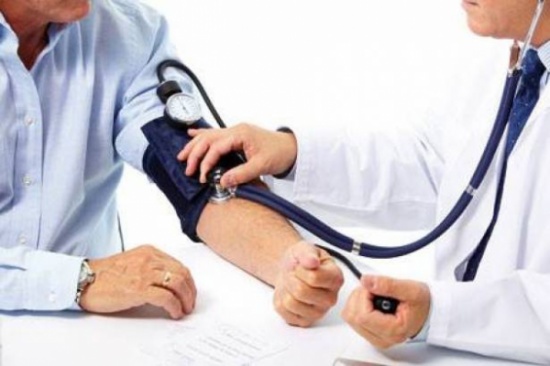 أطعمة تخفض ضغط الدم أطعمة تخفض ضغط الدم