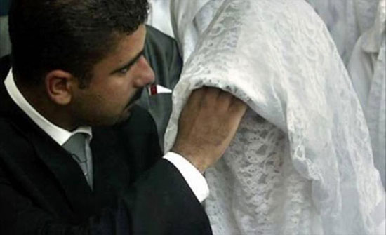 عروس تقتل زوجها بعد وضع سم الفئران له بكوب عصير لهذا السبب!! عروس تقتل زوجها بعد وضع سم الفئران له بكوب عصير لهذا السبب!!