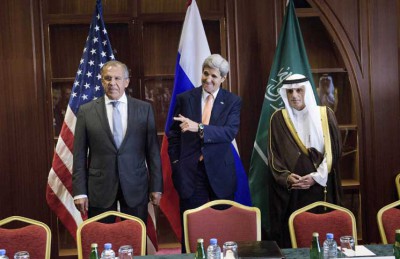 لافروف يعقد اجتماعًا ثلاثيًا مع الجبير وكيري
