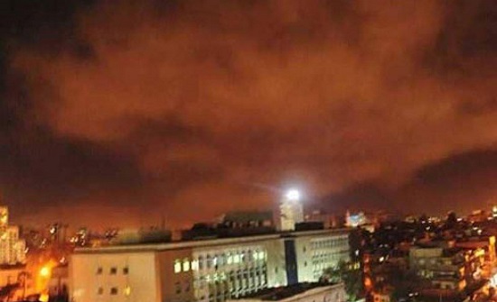 مقتل 3 مدنيين وإصابة 3 بقصف إسرائيلي قرب دمشق مقتل 3 مدنيين وإصابة 3 بقصف إسرائيلي قرب دمشق