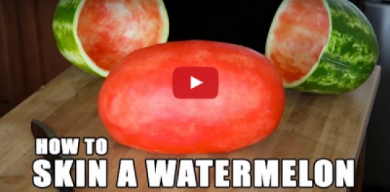 بالفيديو والصور : خدعة تقشير البطيخ تستقطب 7 مليون مشاهدة في 3 أيام