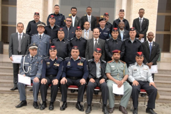 الدفاع المدني يخرج دورة قيادة فرق الإطفاء الدفاع المدني يخرج دورة قيادة فرق الإطفاء