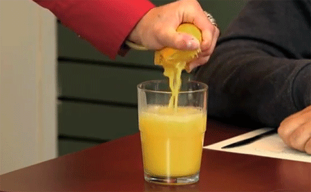 البرتقال الغريب