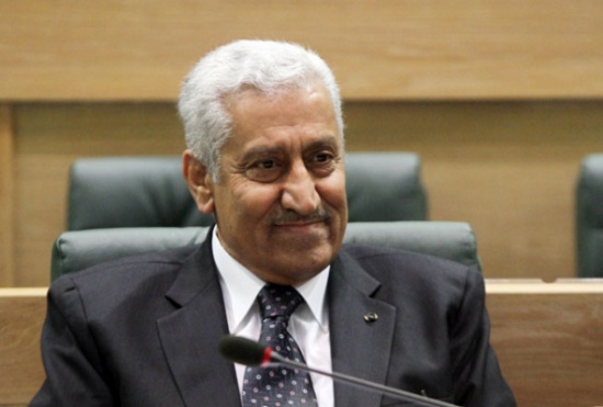 النسور يطلع على مشروعات البطاقة الذكية والالياف الضوئية