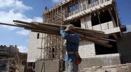 'العمل' تشترط على العمالة الوافدة شهادة أمنية