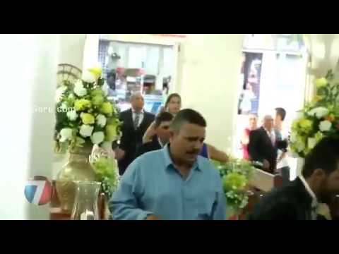 رجل يقتل المعازيم في حفل زفافه رجل يقتل المعازيم في حفل زفافه