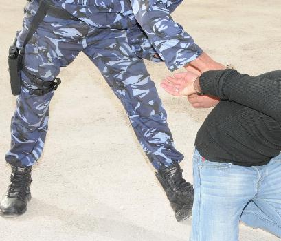 الحسا : القبض على أشخاص سطو منجم الفوسفات الحسا : القبض على أشخاص سطو منجم الفوسفات
