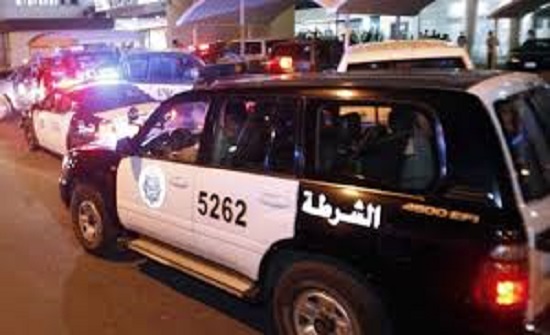 الكويت : أردني يتحرش بسيدة على شاطئ وزوجها يهدده بالسكين الكويت : أردني يتحرش بسيدة على شاطئ وزوجها يهدده بالسكين