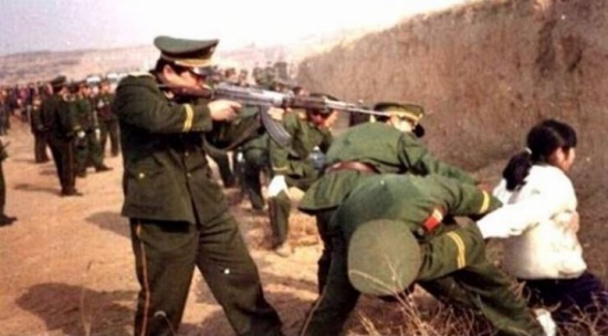إعدامات علنية في كوريا الشمالية بسبب سرقة النحاس !