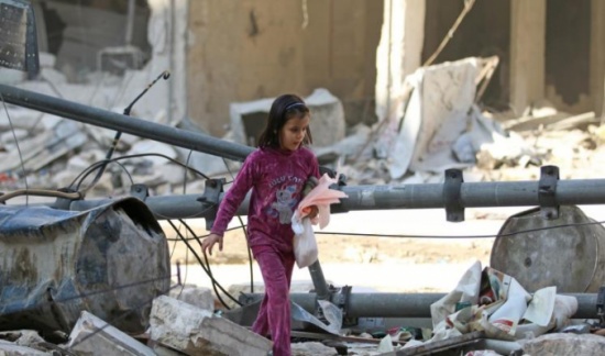 أهالي حلب يتوقعون الموت بالقصف في كل لحظة أهالي حلب يتوقعون الموت بالقصف في كل لحظة