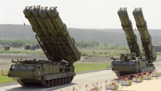 وزير إسرائيلي يلتقى سفير روسيا بعد إعلان الأسد تسلم دفعة "إس - 300"