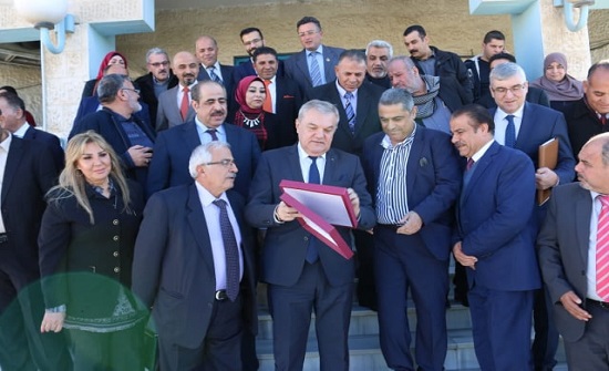 المومني: بلدية الزرقاء تسعى إلى التعاون مع البلديات المحلية والعالمية لتطوير خدماتها المومني: بلدية الزرقاء تسعى إلى التعاون مع البلديات المحلية والعالمية لتطوير خدماتها