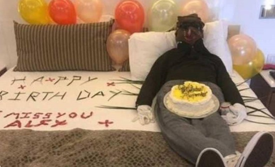 هدية مخيفة في حفل عيد ميلاد.. ومفاجأة غير متوقعة هدية مخيفة في حفل عيد ميلاد.. ومفاجأة غير متوقعة