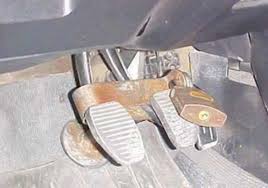 بالفيديو .. اغبى طريقة لحماية السيارة من السرقة