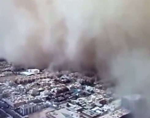 بالفيديو: عاصفة رملية تضرب الرياض