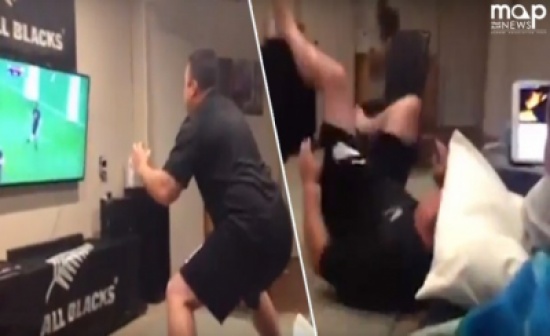 شاهد..رد فعل مشجع لفوز فريقه