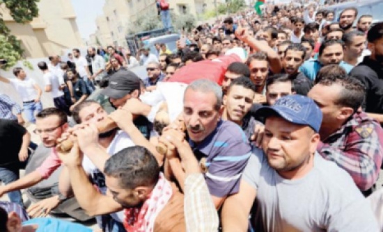 الأردن يرفض عودة طاقم السفارة الإسرائيلية قبل ضمان محاكمة القاتل الأردن يرفض عودة طاقم السفارة الإسرائيلية قبل ضمان محاكمة القاتل