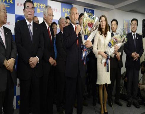 اعتذار سياسي ياباني طالب زميلته بالزواج اعتذار سياسي ياباني طالب زميلته بالزواج