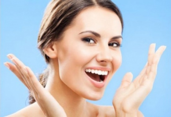 تعلمي وضع المكياج الصباحي في 5 دقائق تعلمي وضع المكياج الصباحي في 5 دقائق