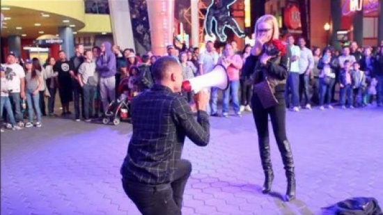 شاهد.. مقلب طلب الزواج في عيد الحب ينقلب لمأساة