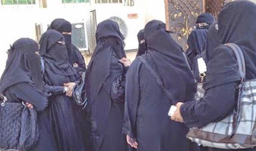 خبير يطالب بتدريس الثقافة الجنسية بالمدارس خبير يطالب بتدريس الثقافة الجنسية بالمدارس
